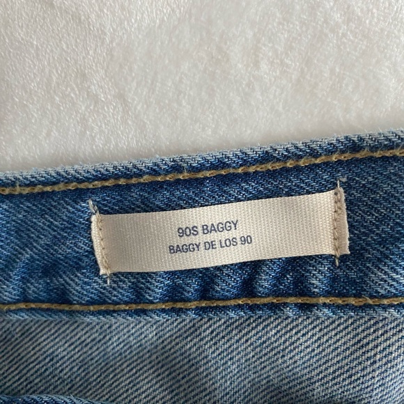 Women's Mid-Rise 90's Baggy Jeans - Universal Thread™ - Picture 7 of 9